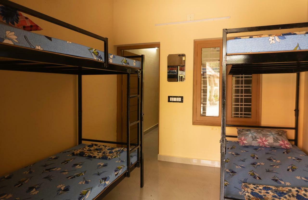 Aramana Holiday Inn Alappuzha Екстер'єр фото